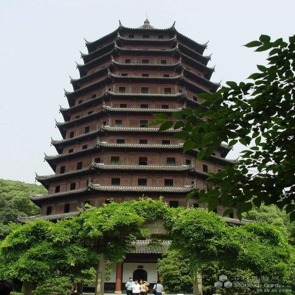 各地著名的塔缩微雕刻而成