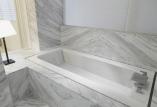白色浴室--天然石材装饰清新的浴室设计