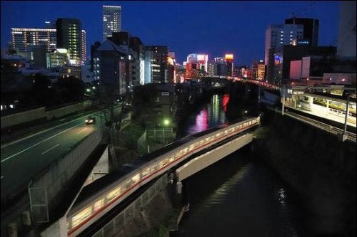 东京轨道交通:最密集的地铁口最合理的规划