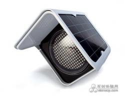 低碳环保作品 太阳能交通信号灯