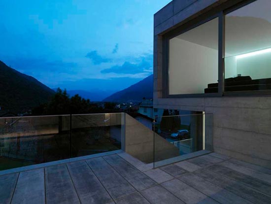 Exterior Design Modern Contemporary House in Lumino By David Macullo Architects