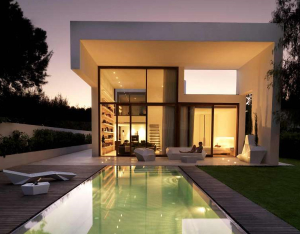 Contemporary Holiday Home