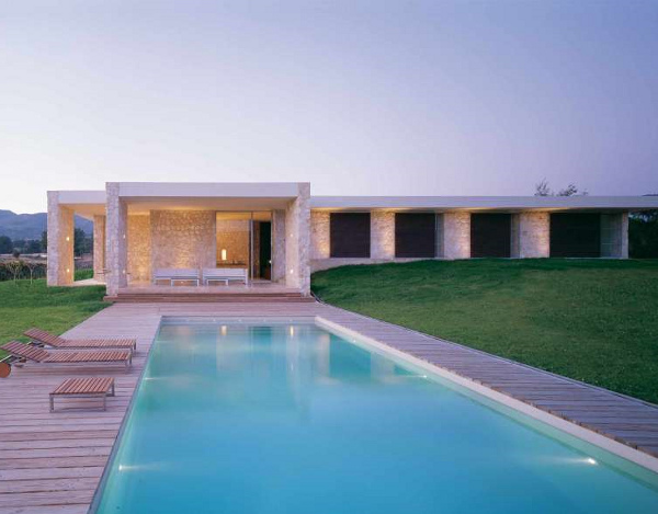 Modern Home With Infinity Pool