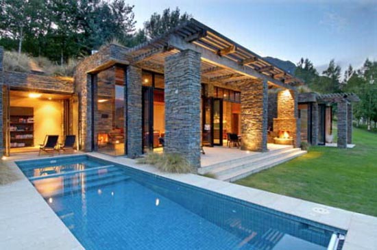 Exterior Pool Stone Lodge in New Zealand