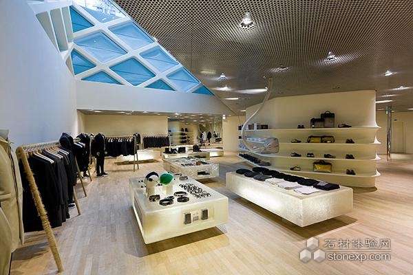 PRADA东京店内部设计