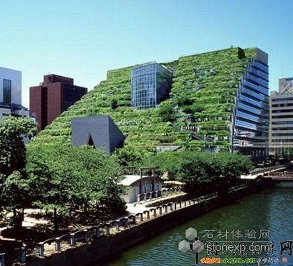 日本福冈独特的绿屋顶设计