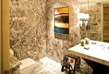 天然石材打造风格迥异的洗手间