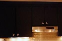 厨房设计使用黑色效果