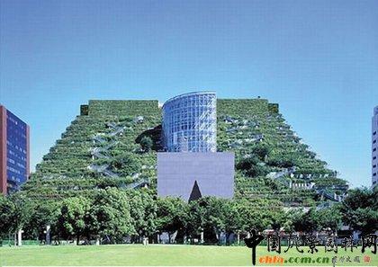 日本福冈独特的绿屋顶设计