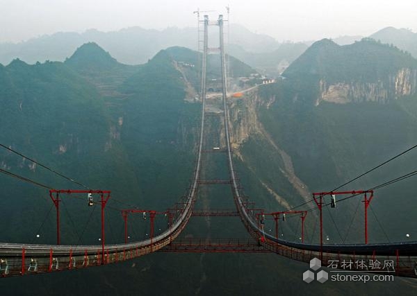 吉茶高速：建好世界第一特大悬索桥的德夯大峡谷