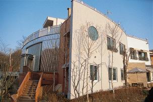 韩国巨星李秉宪的豪华别墅