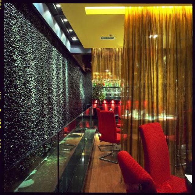 洪约瑟大师作品赏析《牡丹江鹿港小镇》