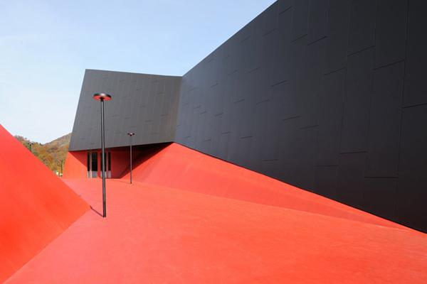 建筑也时尚 Podcetrtek体育馆设计