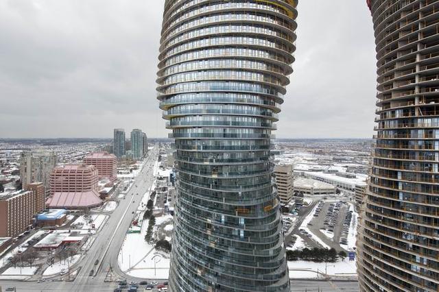 调整大小 MAD_梦露大厦Absolute Towers_2011_1.jpg