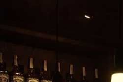 酒吧里的酒杯灯 荷兰设计师OOOMS