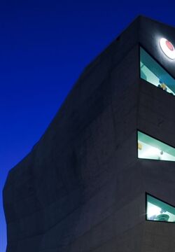 沃达丰公司总部 冲天而降的建筑