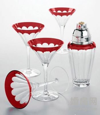多彩红酒杯具 浪漫情人节增添居家别样情怀(图)