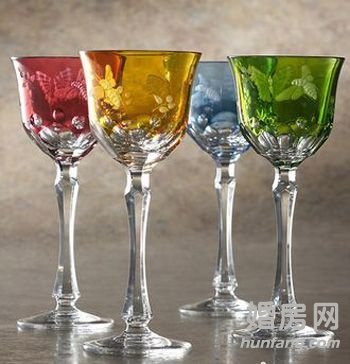 多彩红酒杯具 浪漫情人节增添居家别样情怀(图)