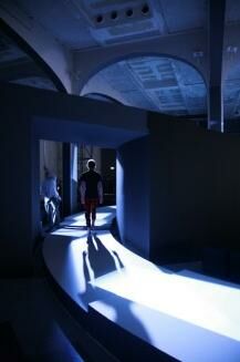 PRADA 2008秋冬男装发布会会场设计