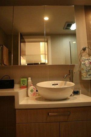 品位夫妇讲究质感 自称15万装58平婚房很值