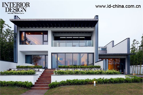 从湖面观赏，如画的建筑正立面（B3户型）。