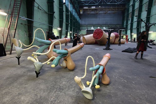 地狱城邦 ——VanLieshout工作室新展览3