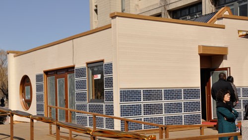 太阳能小屋落成 天津大学代表亚洲出征“太阳能十项全能竞赛”1