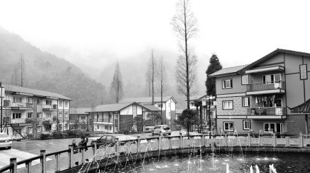 规划理念领先建成“最美山村”1