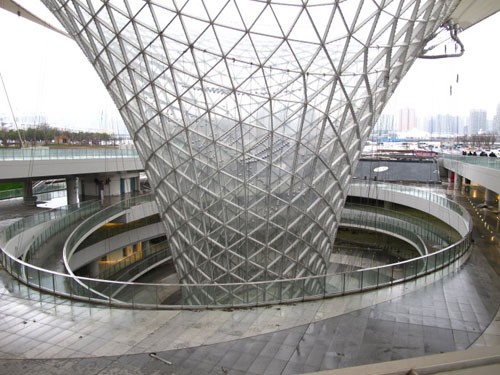 盛会之际的追问--上海世博会建筑4
