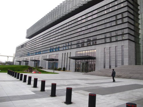 盛会之际的追问--上海世博会建筑7