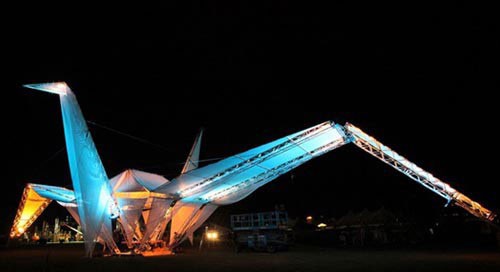 世界上体型最巨大的千纸鹤形建筑1