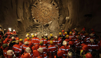瑞士Gotthard Base隧道创造新的里程碑世界建筑 2