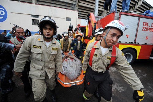 洪都拉斯国家足球场看台倒塌造成多人死伤4