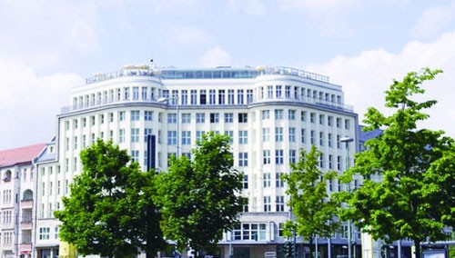东德标志性建筑面目全非1