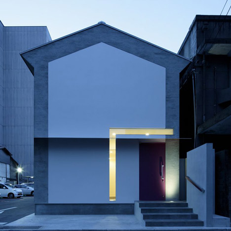 东部设计工作室的“锁眼住宅”